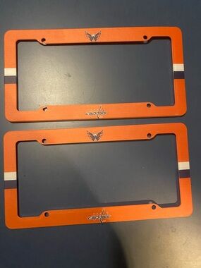 Pair NHL Washington Capitals Plastic License Plate Holders
